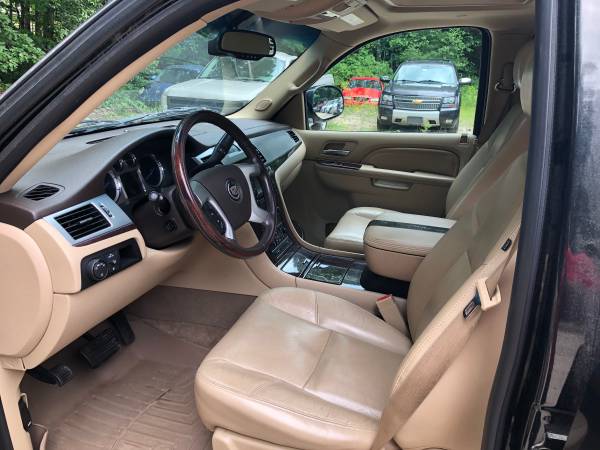 2010 Cadillac Escalade ESV, AWD, Black, Loaded, Seats 7, Dual... for sale in New Gloucester, NH – photo 9