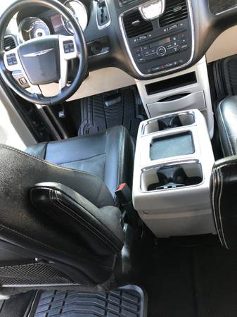 2014 CHRYSLER TOWN AND COUNTRY LIMITED: LOADED - - by for sale in Woodbury, TN – photo 12