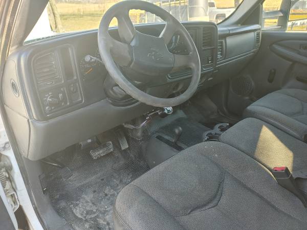 06 Chevy Silverado 2500HD - cars & trucks - by owner - vehicle... for sale in Kalona, IA – photo 15