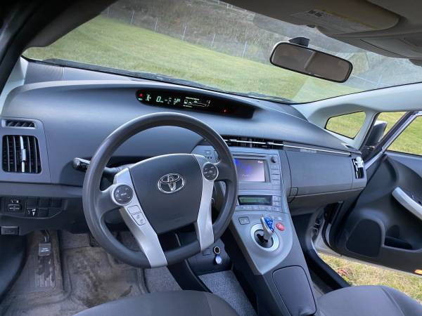 2014 Toyota Prius - cars & trucks - by owner - vehicle automotive sale for sale in Grabill, IN – photo 2