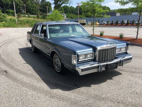 1986 Lincoln Town Car Low Miles for sale in Shrewsbury, MA – photo 4