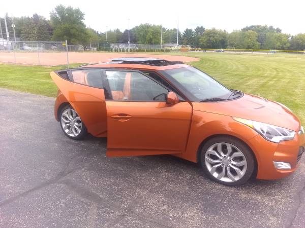 Reduced, 2015 Hyundia Veloster, only 29k miles, factory warranty for sale in Appleton, WI – photo 3