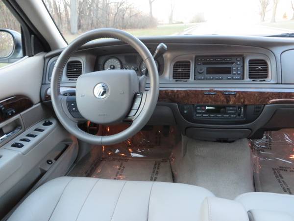 2010 Mercury Grand Marquis LS Ultimate Edition-29,000 MILES! NEW... for sale in West Allis, WI – photo 14