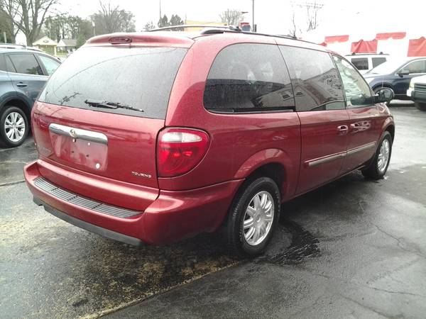 2006 Chrysler Town and Country Touring -- Rear Entertainment! - cars... for sale in Bausman, PA – photo 5