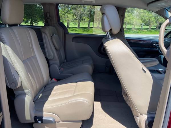 2014 Chrysler Town and Country Two Owner Only 64k miles Super Clean for sale in Wilmington, DE – photo 8