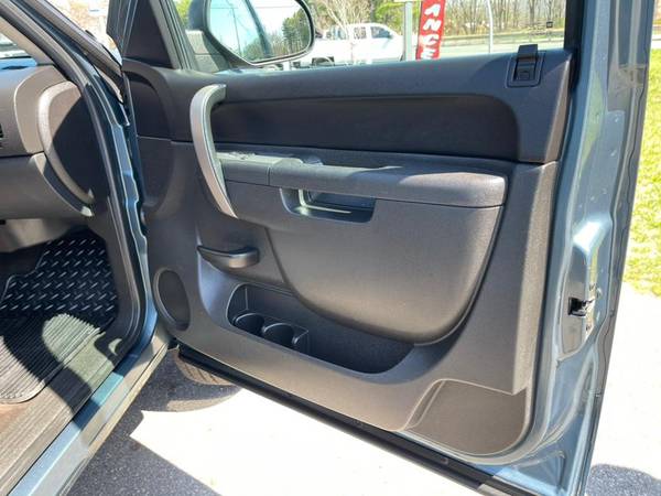 An Impressive 2013 Chevrolet Silverado 1500 TRIM with for sale in South Windsor, CT – photo 10