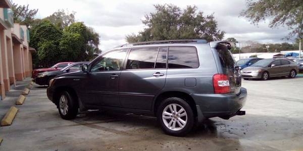 2007 Toyota Highlander - Financing Available! - cars & trucks - by... for sale in Fort Pierce, FL – photo 10