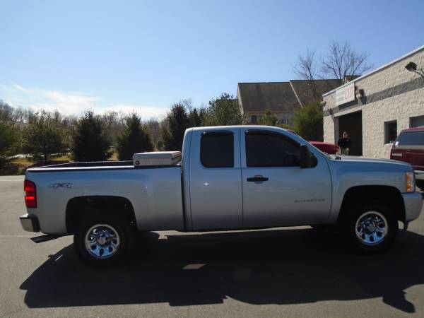 2011 CHEVY SILVERADO 4X4 - - by dealer - vehicle for sale in Elizabethtown, PA – photo 4