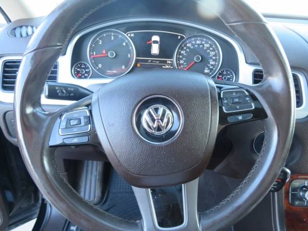 2012 Volkswagen Touareg 4dr TDI Diesel...124,000 miles...$11,900... for sale in Waterloo, IA – photo 17