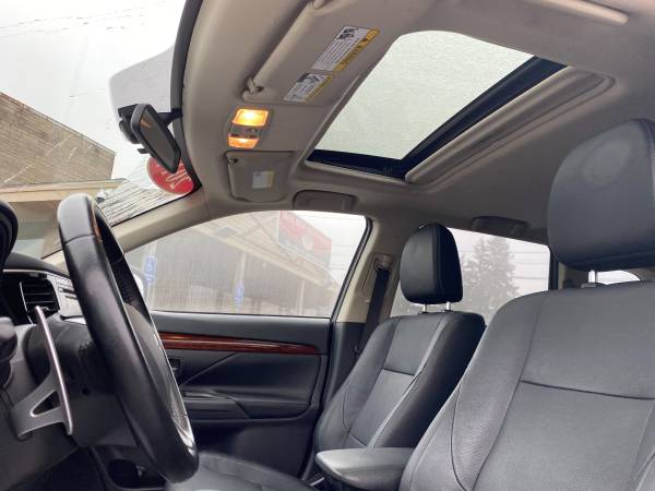2014 MITSUBISHI OUTLANDER GT V6 S-AWC! LEATHER! SUNROOF! TOUCH... for sale in N SYRACUSE, NY – photo 11