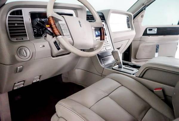 2007 Lincoln Navigator CLEAN and COMFY -- PRICED TO SELL!! for sale in Dallas, TX – photo 14