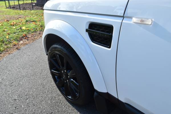 2011 Land Rover LR4 HSE LUX Rare Fiji White with Black - cars &... for sale in Fairfield, NY – photo 9