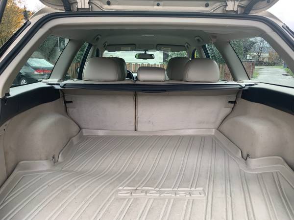 2009 Subaru Outback * Leather * 1 owner - cars & trucks - by dealer... for sale in Oregon City, OR – photo 5
