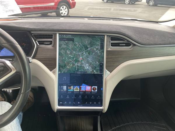 2015 Tesla Model S 70D - - by dealer - vehicle for sale in Dodgeville, WI – photo 14