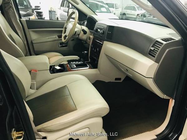 2006 Jeep Grand Cherokee Limited V8 Sunroof, Heated Leather! Very Nice for sale in Eden Prairie, MN – photo 14