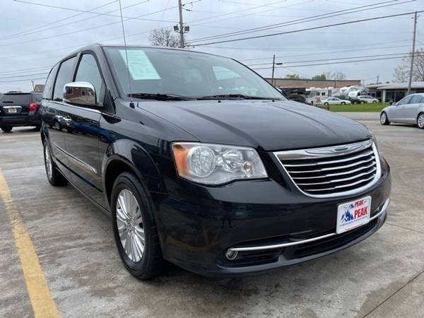 2016 Chrysler Town Country Limited - - by for sale in Medina, OH – photo 6
