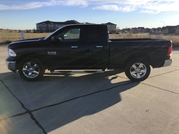2013 Ram 1500 SLT 4X4 - ONLY 76K MILES - Financing Available - cars... for sale in Bennington, NE – photo 4