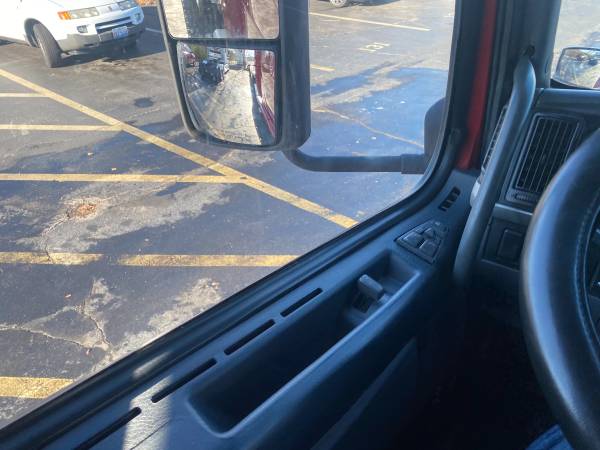 2009 Volvo Vnl 670 - cars & trucks - by owner - vehicle automotive... for sale in Melrose Park, IL – photo 6