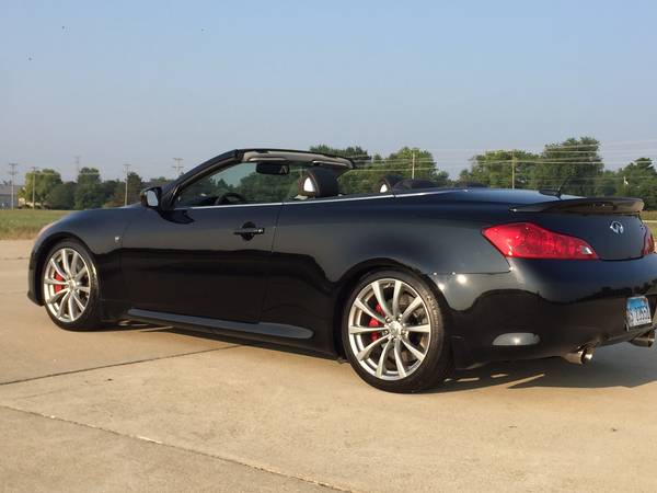 2009 Infiniti G37S 6-Spd Convertible for sale in Plainfield, IL – photo 2