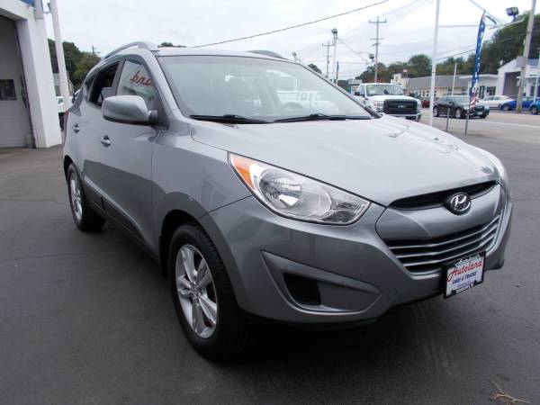 2010 Hyundai Tucson GLS - All Wheel Drive - Leather for sale in West Warwick, CT – photo 4