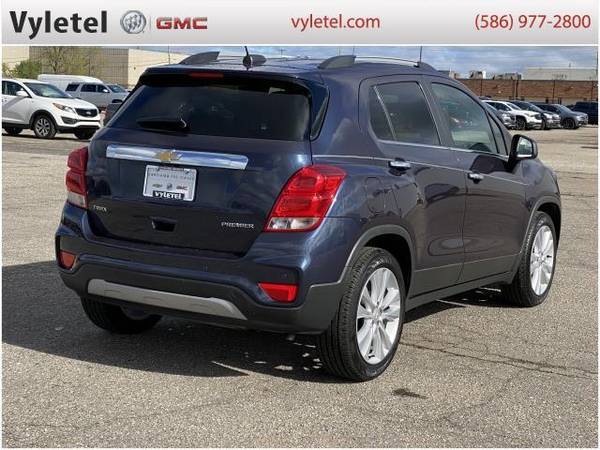2019 Chevrolet TRAX wagon FWD 4dr Premier - Chevrolet Storm Blue for sale in Sterling Heights, MI – photo 3