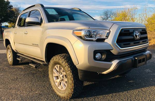 2017 TOYOTA TACOMA 4X4 SR5! LIFTED ON NITTO’S! BEDLINER! SIDE STEPS!... for sale in Georgetown, TX – photo 3