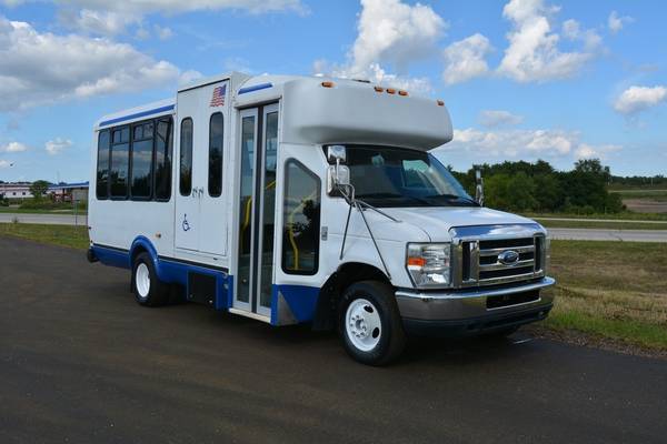 Signature Truck Center is a Shuttle Bus Super Center! for sale in Evansville, IN – photo 2