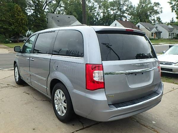 2016 Chrysler Town & Country Van Town & Country Chrysler for sale in Detroit, MI – photo 3
