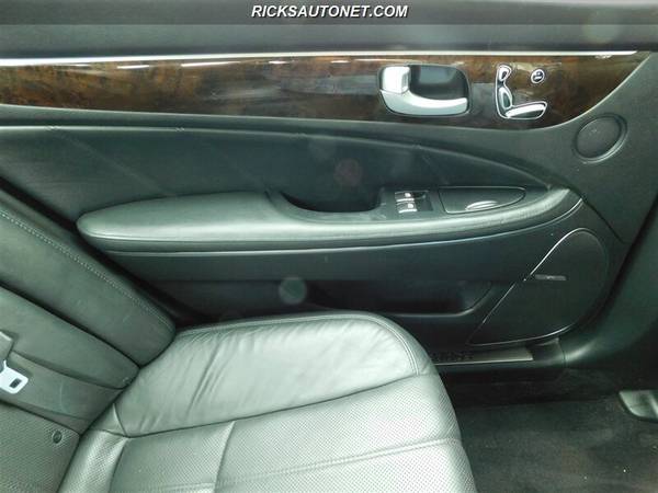 2012 Hyundai Equus Luxury Sedan (think Mercedes) for sale in Cedar Rapids, IA – photo 21