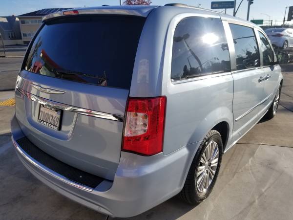 //2013 Chrysler Town and Country//1-Owner//New Tires//DVD//Must See// for sale in Marysville, CA – photo 5