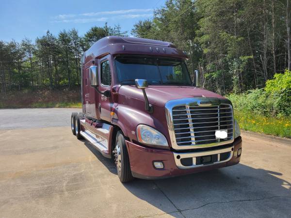 2013 freightliner cascadia semi truck for sale in Duncan, SC – photo 2