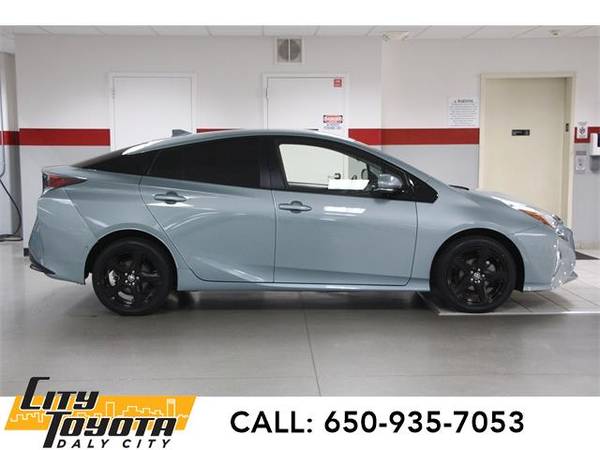 2018 Toyota Prius Hybrid Three Touring - hatchback for sale in Daly City, CA – photo 4