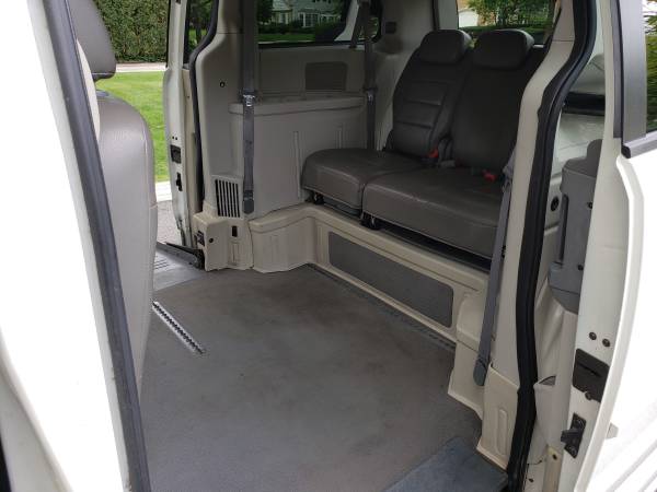 2008 Chrysler Town and Country Wheelchair Accessible Handicap Minivan for sale in Skokie, IL – photo 6