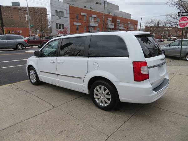 2016 Chrysler Town & Country Touring Minivan Runs & Looks Great! for sale in Brooklyn, NY – photo 4