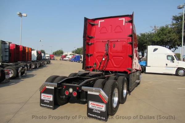 2017 *FREIGHTLINER* *Cascadia* *CA125SLP* Red Delive - cars & trucks... for sale in Dallas, CA – photo 3