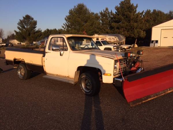 PLOW TRUCK for sale CHEVY silverado 1985 - cars & trucks - by owner... for sale in Chippewa Falls, WI – photo 2