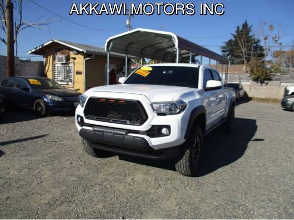 2017 Toyota Tacoma SR5 Double Cab 6' Bed V6 4x4 AT - cars & trucks -... for sale in Modesto, CA – photo 3