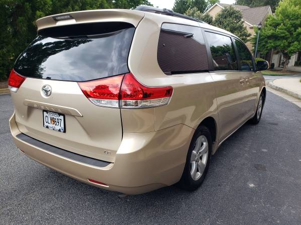2014 Toyota Sienna LE, DVD for sale in Duluth, GA – photo 5