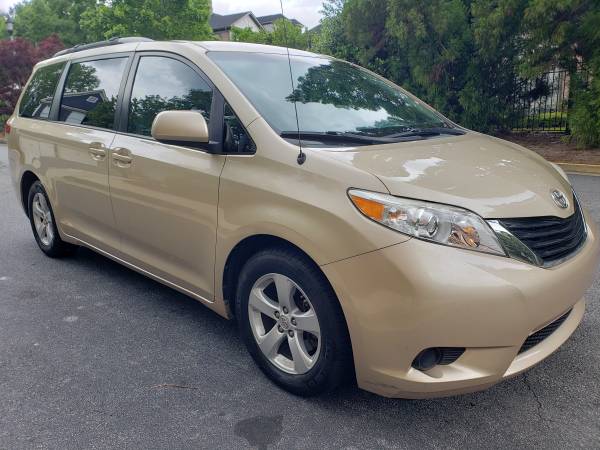 2014 Toyota Sienna LE, DVD for sale in Duluth, GA – photo 3