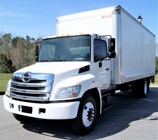 2013 Hino 268 24’ Box Truck 102 X 97 Cargo Truck Liftgate Refurbished for sale in Emerald Isle, FL – photo 2
