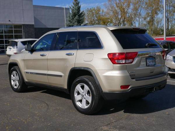 2011 Jeep Grand Cherokee Laredo for sale in Walser Experienced Autos Burnsville, MN – photo 2