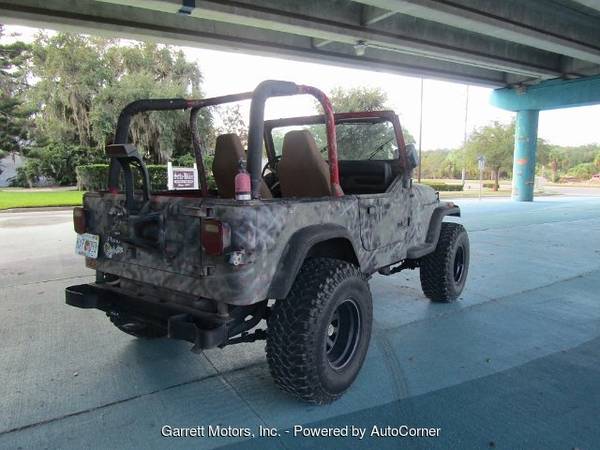 1995 Jeep Wrangler manual trans lifted near new tires low mi for sale in New Smyrna Beach, FL – photo 5