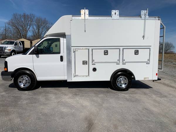 2016 Chevrolet Express Cutaway 3500 10 Utility Van for sale in Lancaster, PA – photo 2