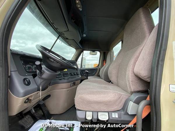 2013 Freightliner Cascadia 125 - No data - cars & trucks - by dealer... for sale in Addison, IL – photo 4