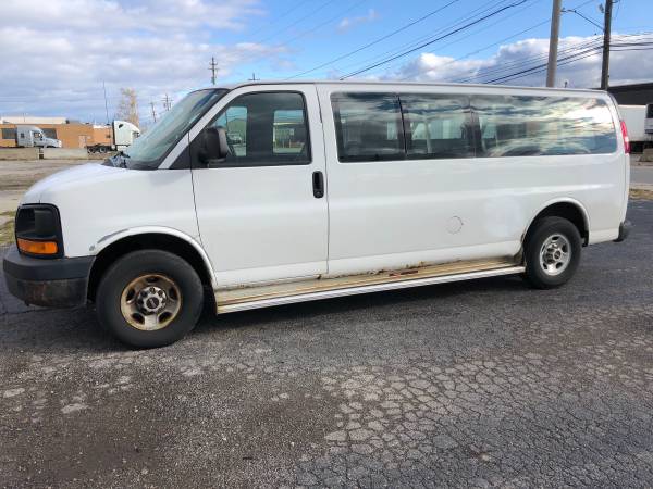 2007 Chevy Express 3500 passenger van - cars & trucks - by dealer -... for sale in Cleveland, OH – photo 7