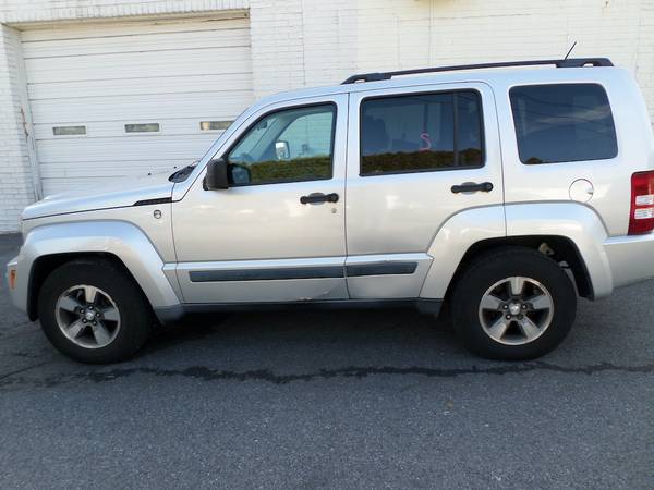 2008 JEEP LIBERTY 4x4 - excellent condition 120k miles - cars & for sale in Stewartsville, PA – photo 8