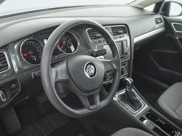 2016 VW Volkswagen eGolf SE Hatchback Sedan 4D sedan BLACK - FINANCE for sale in Memphis, TN – photo 2