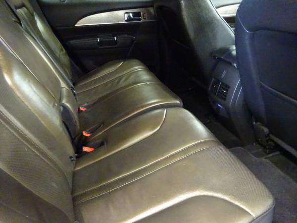 2011 Lincoln MKX Heated & cooled leather seats Back up cam Nav for sale in West Allis, WI – photo 12