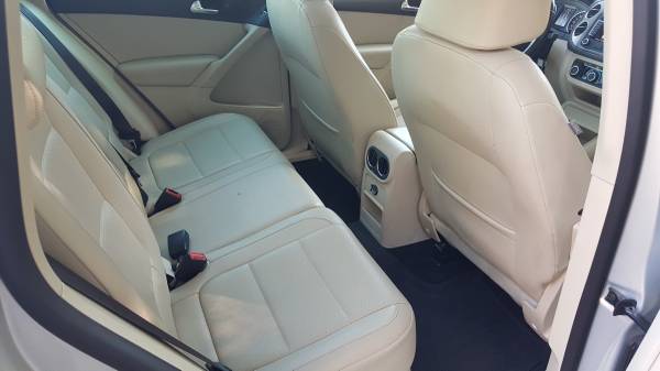 2011 VOLKSWAGEN TIGUAN LIMITED FULL LOADED EXCELLENT CONDITION for sale in Westbury , NY – photo 12