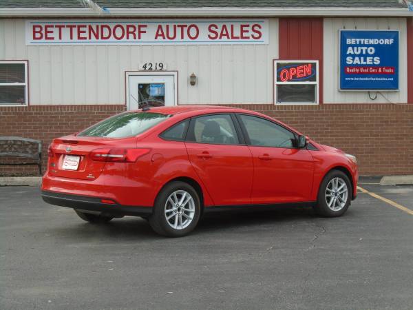 2015 Ford Focus SE - - by dealer - vehicle automotive for sale in Bettendorf, IA – photo 3